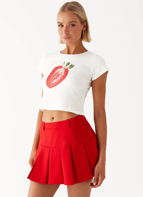 Lovers Low Rise Pleated Mini Skirt - Red leather skirt sleek